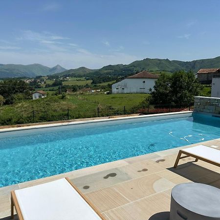 Location d'une maison typique du Pays Basque Caro  Extérieur photo