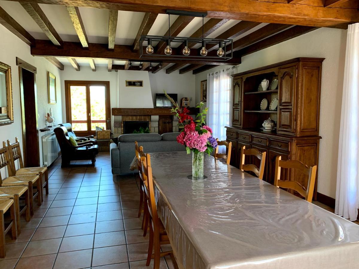 Location d'une maison typique du Pays Basque Caro  Extérieur photo