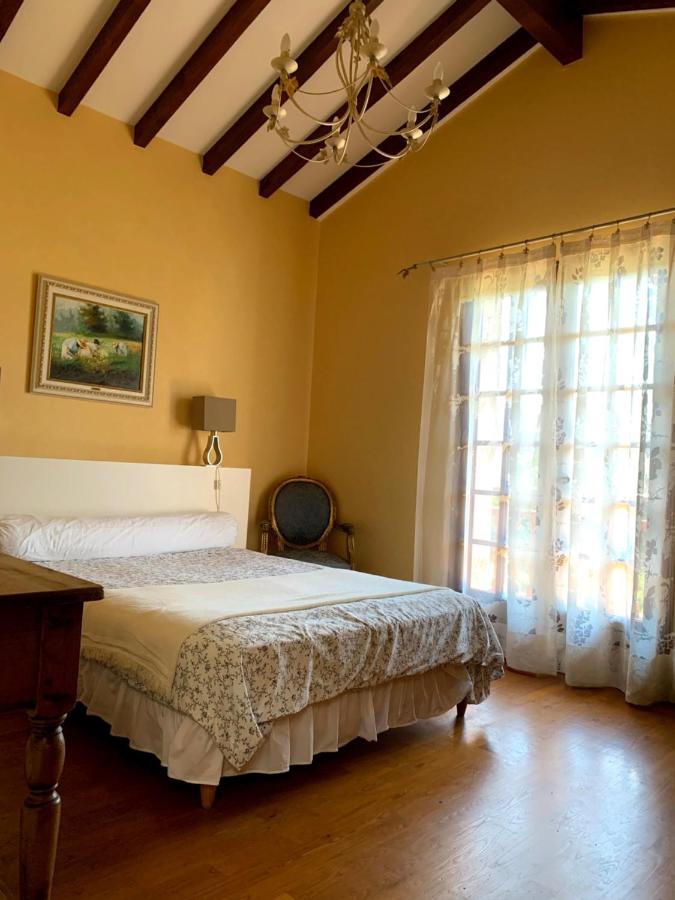 Location d'une maison typique du Pays Basque Caro  Extérieur photo