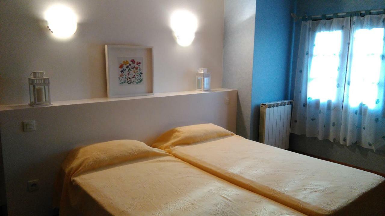 Location d'une maison typique du Pays Basque Caro  Extérieur photo